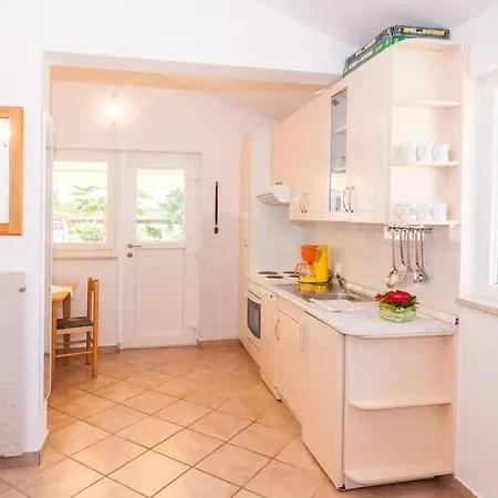 Malibu Apartment